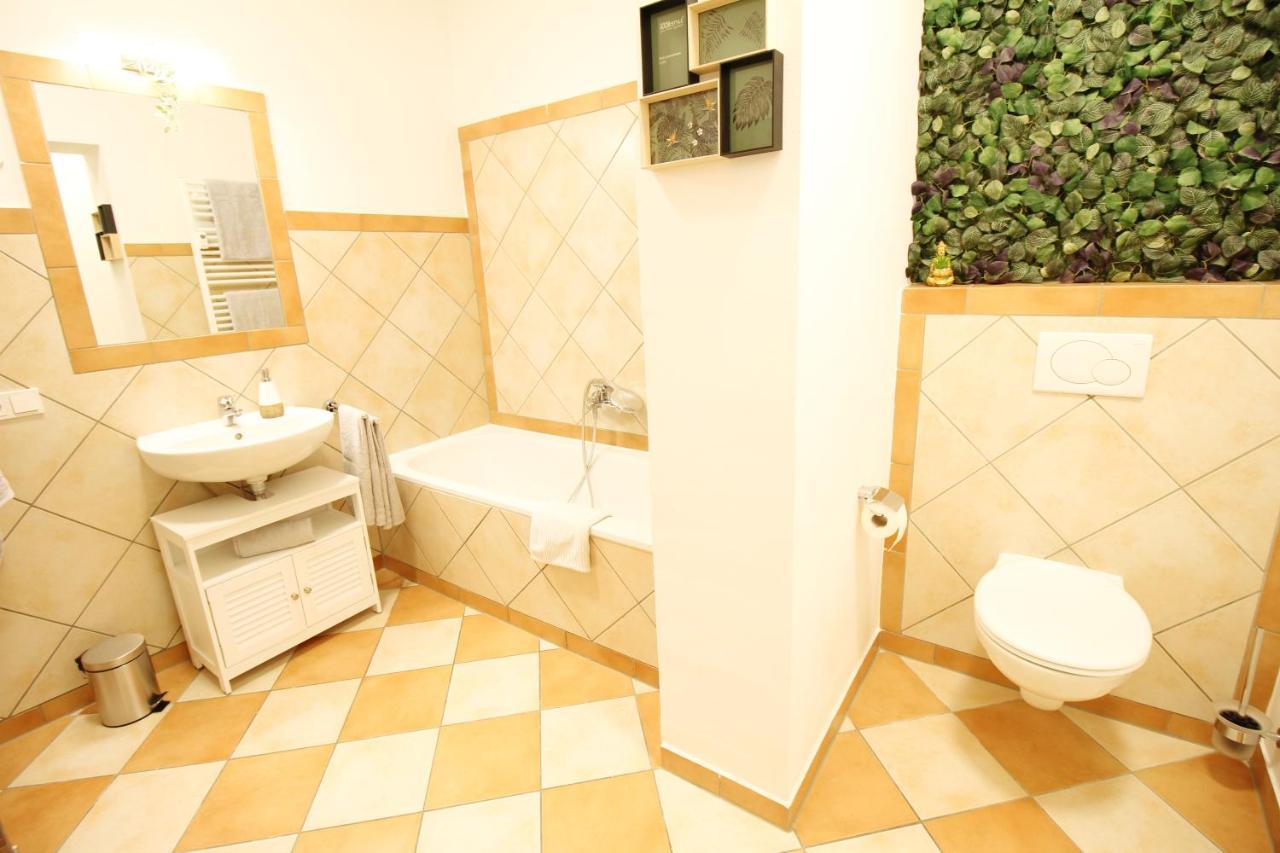 Secret Hideaways Tropical Feeling Mit 2 Schlafzimmer Nahe City L Messe L Flughafen L Hbf Дуйсбург Экстерьер фото